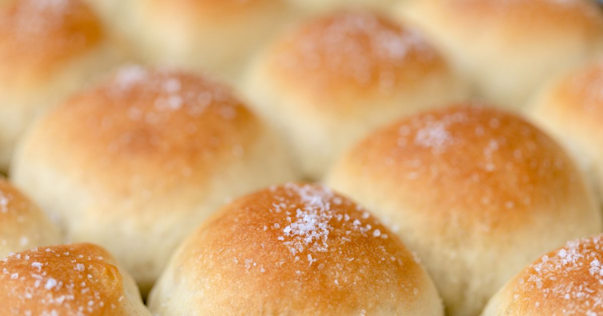 Closeup image of white flour dinner rolls