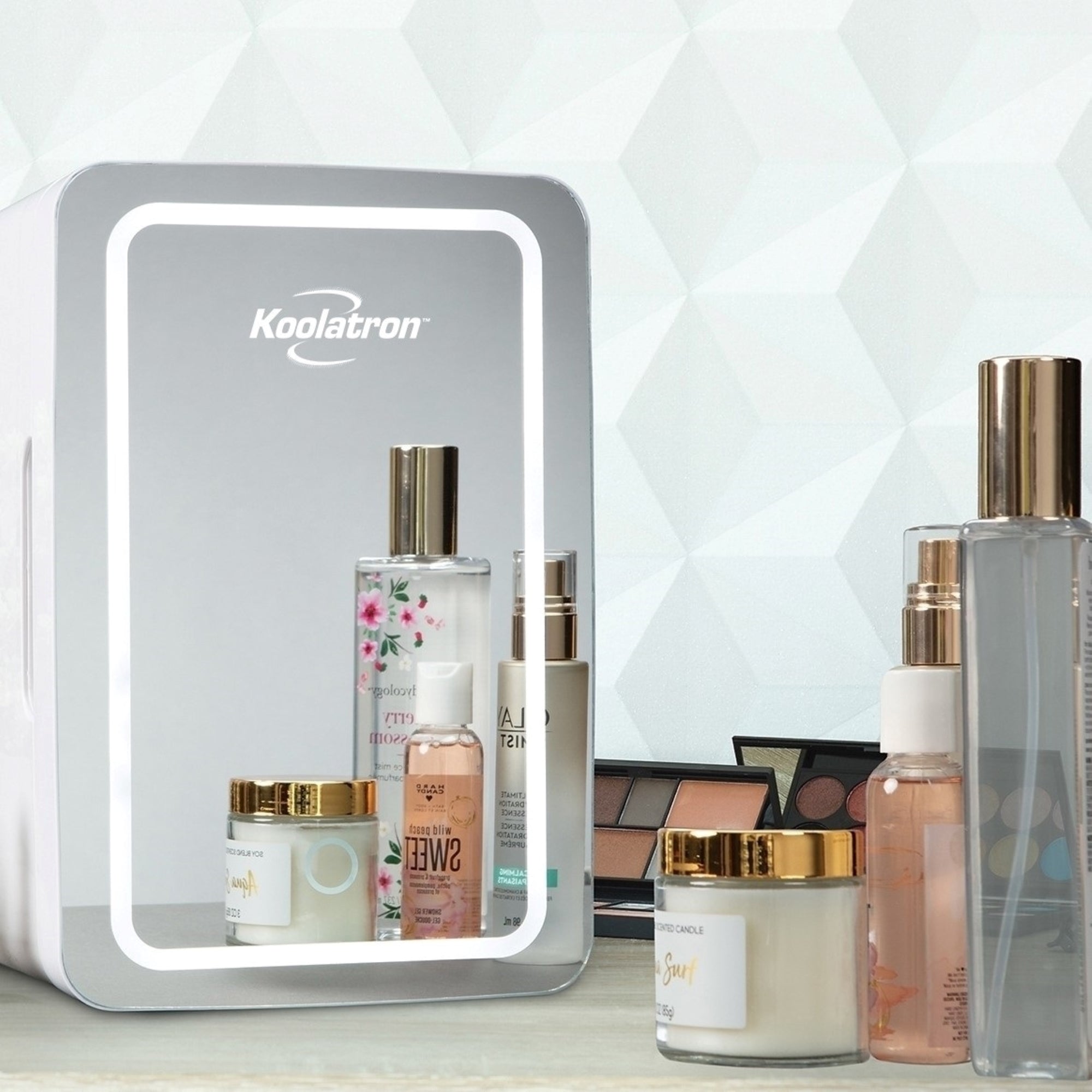 Koolatron Portable Cosmetics Fridge LED Lighted Mirror 6L