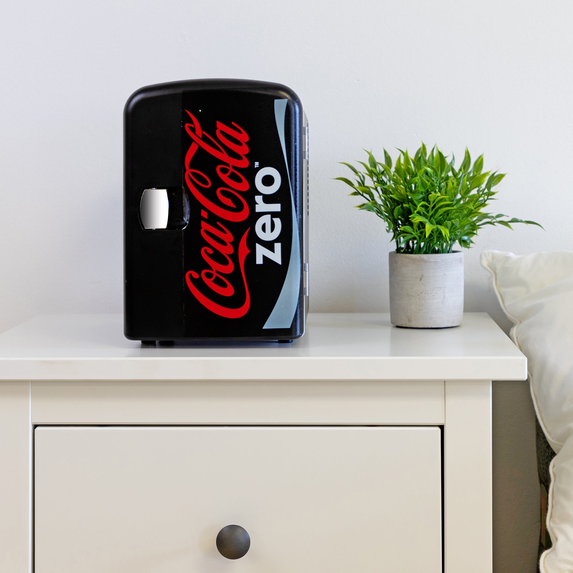 Coca-Cola - Zero Portable 6 Canettes Thermoélectrique Mini  Réfrigérateur/Réchaud - 4 L / 4,2 qt