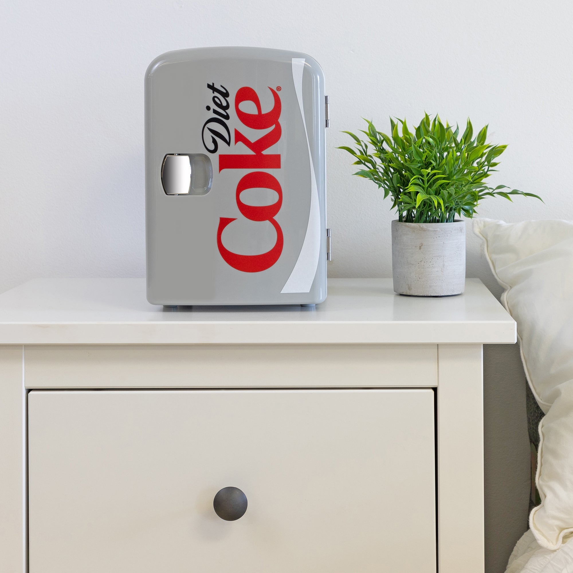 coca-cola-diet-coke-mini-fridge-6-can-cooler-and-warmer